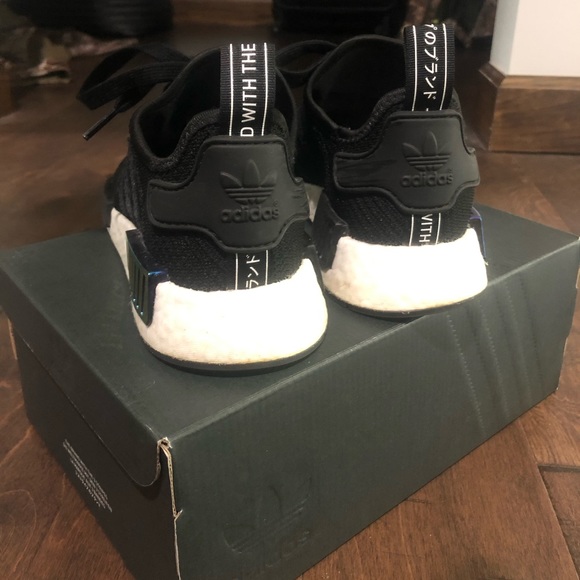 Women’s NMD R1 - Picture 2 of 3